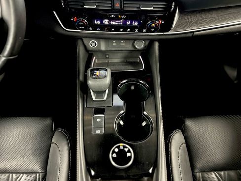 Used 2021 Nissan Rogue Platinum image 34