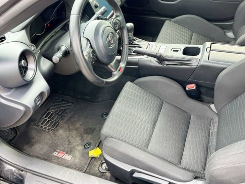 Used 2023 Toyota GR86 w/ ALL Weather Mat Package (TMS) RWD image 21