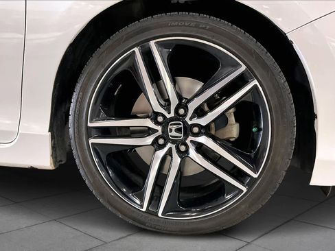 Used 2017 Honda Accord Sport image 10