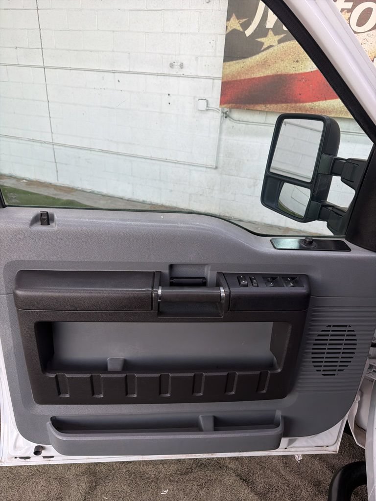 Used 2014 Ford F550 4x4 Crew Cab Super Duty image 22