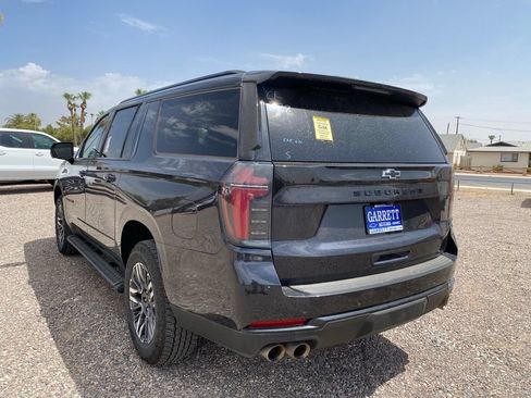 Used 2025 Chevrolet Suburban Z71 AWD/4WD image 3