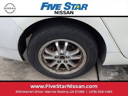 Used 2016 Toyota Prius Two FWD image 5
