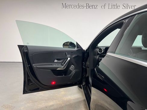 Used 2023 Mercedes-Benz CLA 250 4MATIC image 17