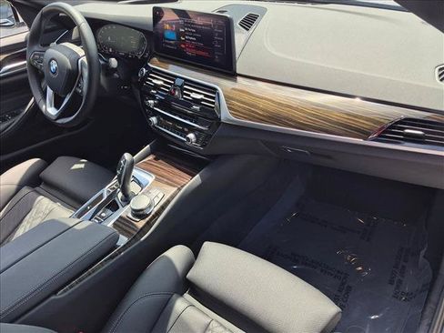 Used 2023 BMW 530i w/ Premium Package RWD image 20