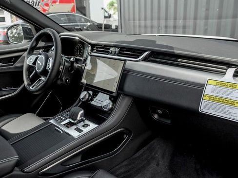 New 2026 Jaguar F-PACE R-Dynamic S image 21