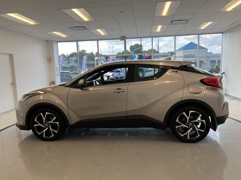 Used 2018 Toyota C-HR XLE image 48