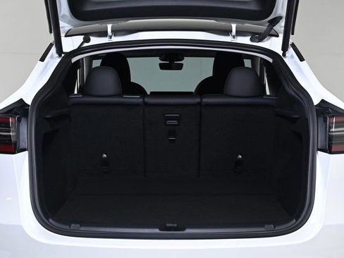 Used 2024 Tesla Model Y Performance image 20