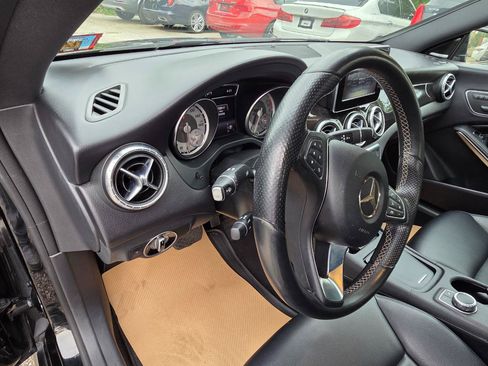 Used 2015 Mercedes-Benz CLA 250 4MATIC image 17