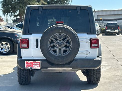Used 2024 Jeep Wrangler Unlimited Sport AWD/4WD image 8