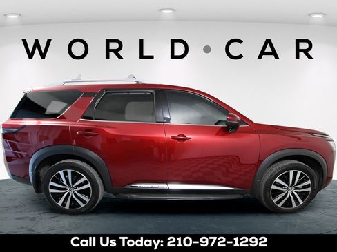 Used 2023 Nissan Pathfinder Platinum w/ Lighting Package (N93) FWD image 2