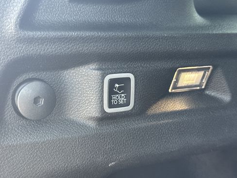 Used 2024 Jeep Grand Cherokee L Laredo image 21