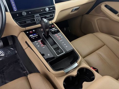 Certified 2023 Porsche Macan image 26