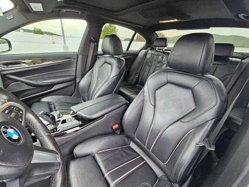 Used 2019 BMW 530e w/ M Sport Package image 21