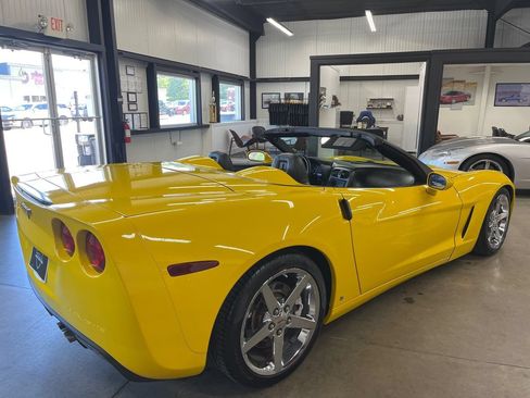 Used 2007 Chevrolet Corvette Convertible w/ Preferred Equipment Group RWD image 21