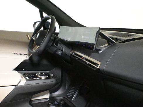 Used 2026 BMW iX xDrive45 image 31