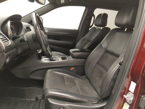 Used 2019 Jeep Grand Cherokee Laredo w/ Laredo X Package image 17