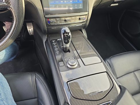 Used 2017 Maserati Quattroporte S GranSport image 41