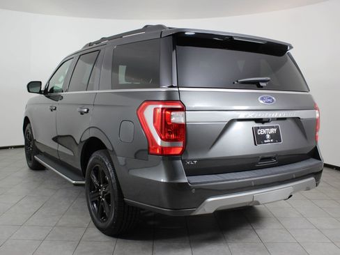 Used 2021 Ford Expedition XLT image 3