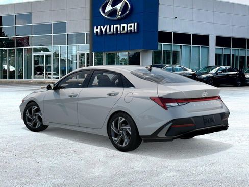 New 2026 Hyundai Elantra Limited FWD image 5
