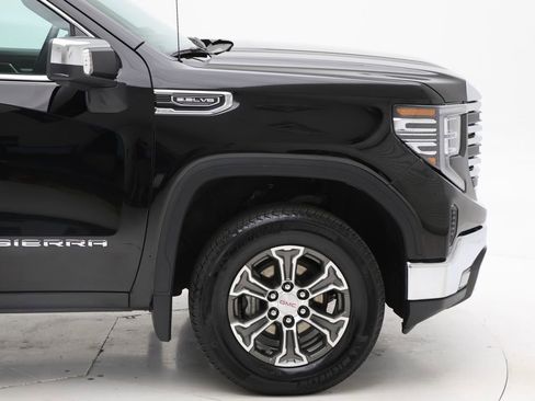 Used 2025 GMC Sierra 1500 SLT AWD/4WD image 4