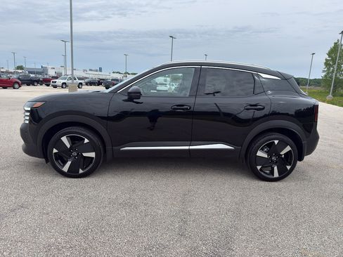 Used 2025 Nissan Kicks SR AWD/4WD image 6