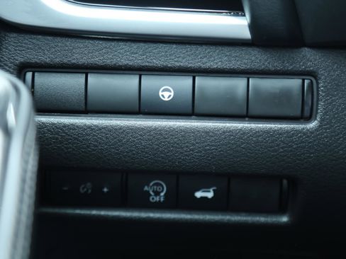 Used 2023 Nissan Rogue SL w/ SL Premium Package image 11