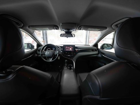 Used 2024 Toyota Camry SE image 19