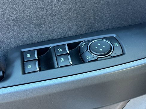 Used 2025 Ford F250 XLT image 12