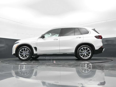 Used 2025 BMW X5 xDrive50e w/ Executive Package AWD/4WD image 32