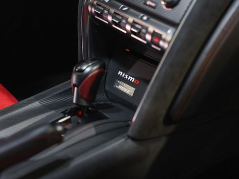 Used 2010 Nissan GT-R Premium AWD/4WD image 28