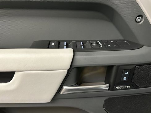 New 2026 Land Rover Defender 110 X-Dynamic SE image 15