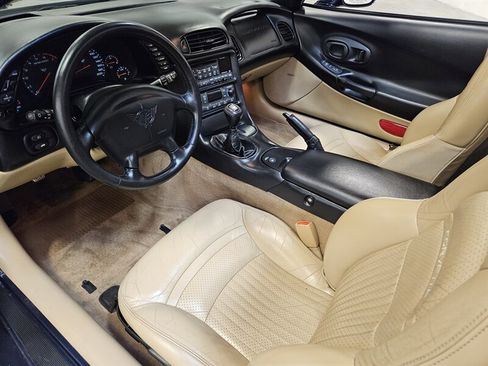 Used 2000 Chevrolet Corvette Coupe w/ Roof Pkg image 22