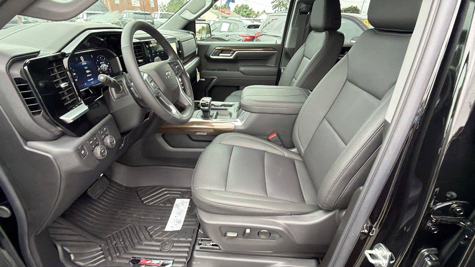 New 2026 Chevrolet Silverado 1500 RST w/ RST All Star Premium Package AWD/4WD image 16
