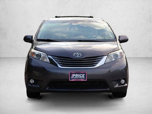 Used 2012 Toyota Sienna XLE FWD image 2