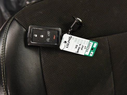 Used 2023 Jeep Grand Cherokee Altitude image 22