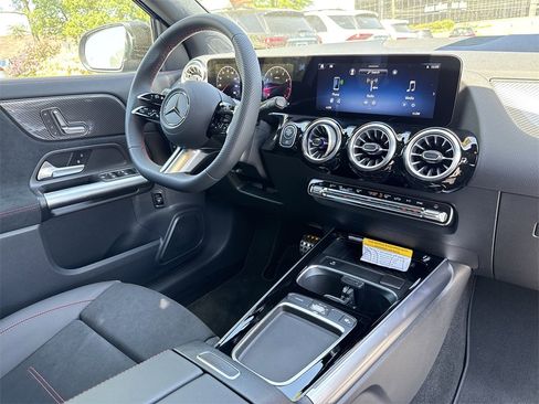 Certified 2025 Mercedes-Benz GLA 250 image 21