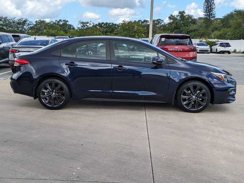 Used 2025 Toyota Corolla SE w/ SE Premium Package FWD image 4