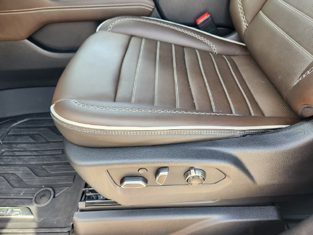 Used 2026 GMC Yukon Denali Ultimate w/ LPO, Floor Liner Package AWD/4WD image 25