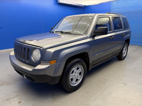 Used 2012 Jeep Patriot Sport FWD image 4