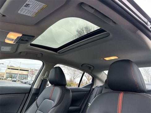 Used 2025 Nissan Sentra SR w/ SR Premium Package image 19