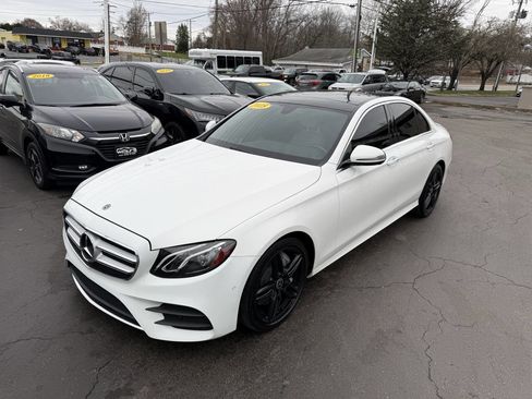 Used 2018 Mercedes-Benz E 300 4MATIC image 2