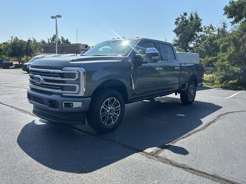 New 2026 Ford F250 Platinum w/ Platinum Plus Package AWD/4WD image 3