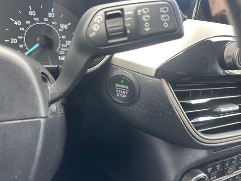 Used 2022 Ford Escape SEL image 21