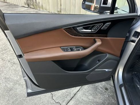 Used 2018 Audi Q7 3.0T Premium Plus w/ Premium Plus Package image 14