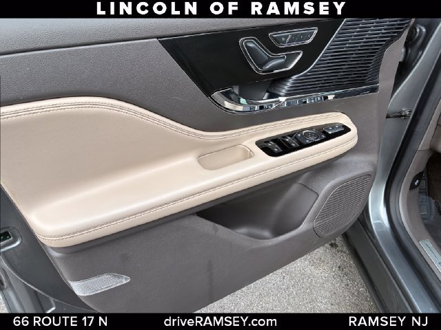 Certified 2022 Lincoln Corsair AWD w/ Equipment Group 101A image 12