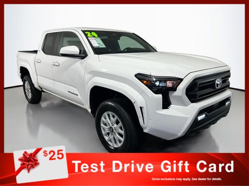 Used 2024 Toyota Tacoma SR5 AWD/4WD image 1