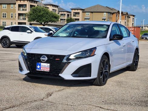 New 2025 Nissan Altima 2.5 SR w/ SR Premium Package image 2