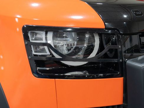 Used 2022 Land Rover Defender 110 S AWD/4WD image 19