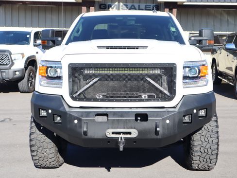 Used 2018 GMC Sierra 2500 SLT w/ Duramax Plus Package image 2