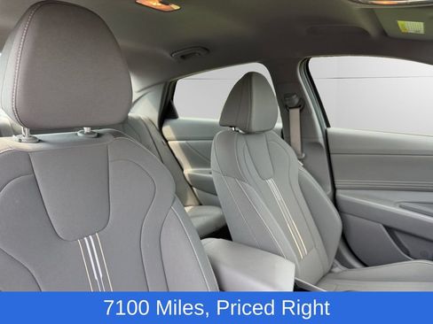 Used 2025 Hyundai Elantra Sport FWD image 14